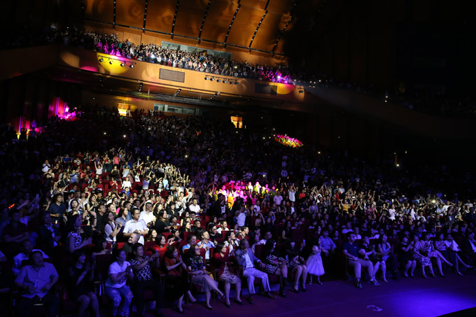 Thủ lĩnh Modern Talking khiến 4.000 khán giả nhún nhảy không ngừng